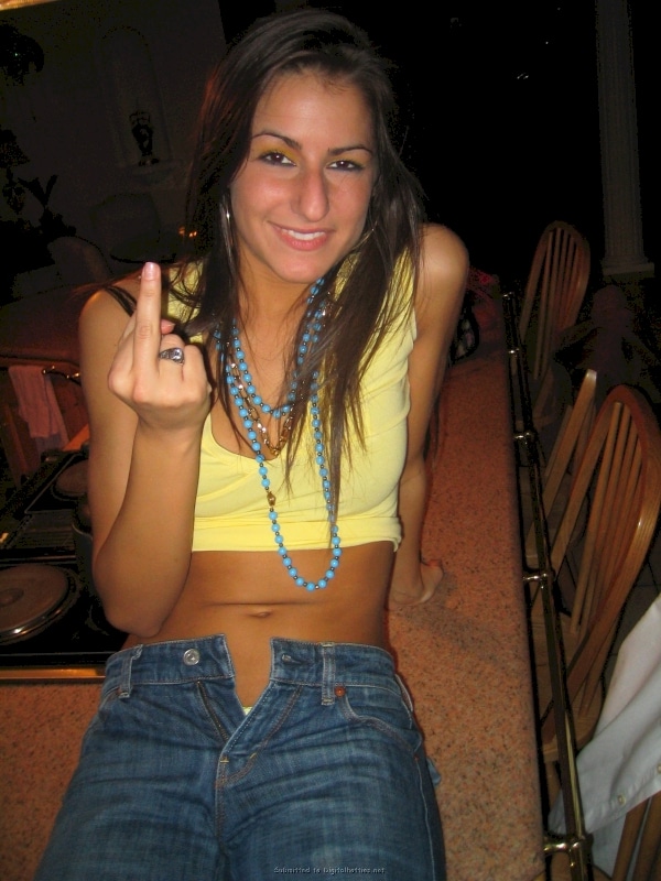 Adopte une femme adultère souvent dispo