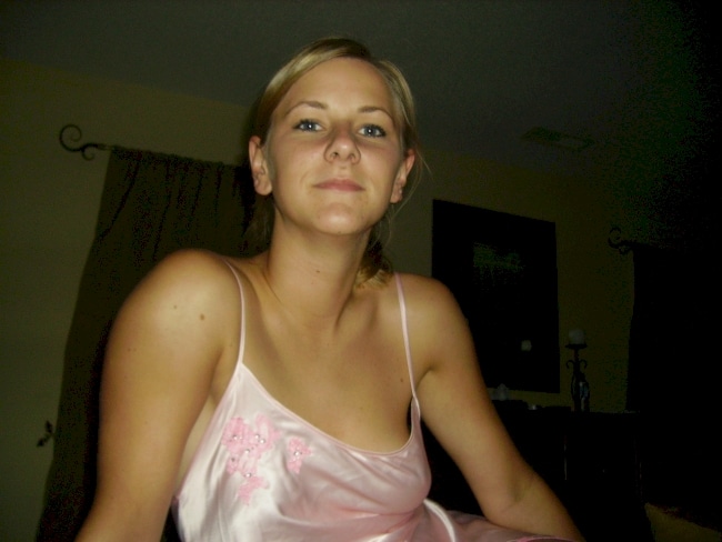 Belle coquine domina pour amant soumis