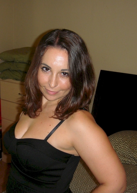 Coquine docile pour mec qui apprécie la domination