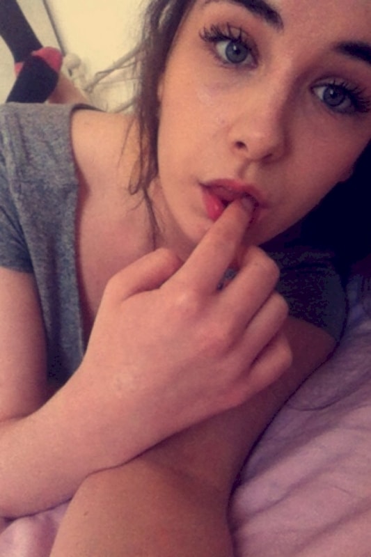 Libertine sexy réellement classe cherche un gars accompli